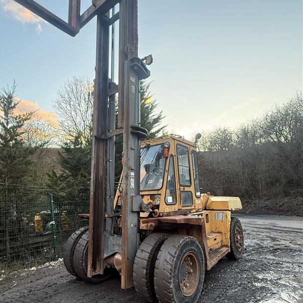 Caterpillar DP135 13.5 Ton Diesel Forklift