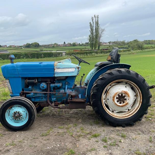Ford 3000 Super Dextra Vineyard Tractor