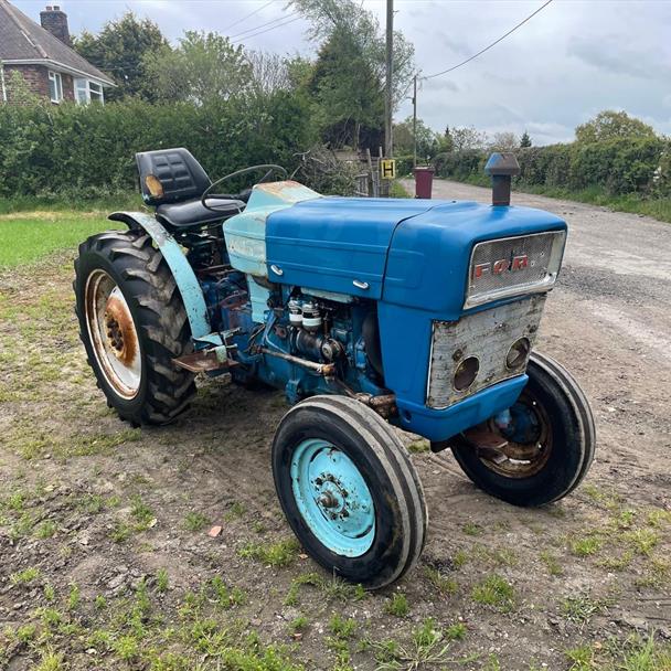 Ford 3000 Super Dextra Vineyard Tractor