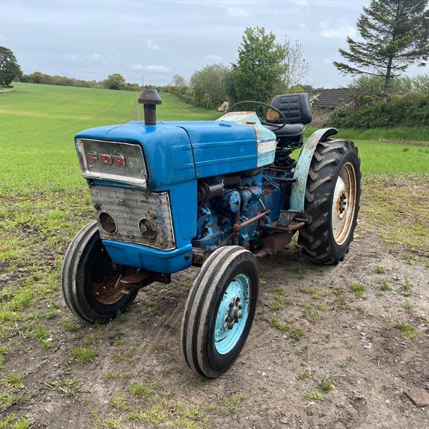Ford 3000 Super Dextra Vineyard Tractor