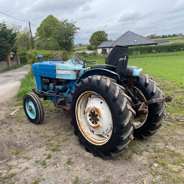Ford 3000 Super Dextra Vineyard Tractor