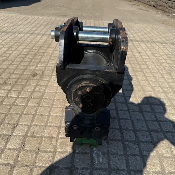 2023 Geith Hydraulic Tilting Quick Hitch