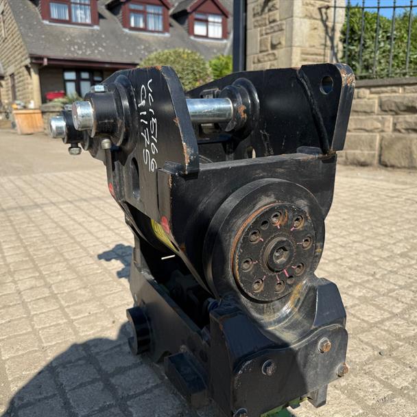 2023 Geith Hydraulic Tilting Quick Hitch
