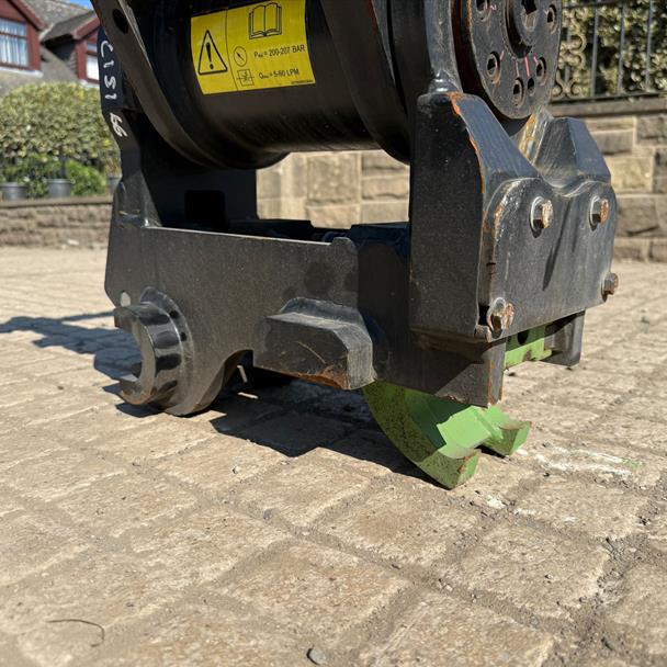 2023 Geith Hydraulic Tilting Quick Hitch