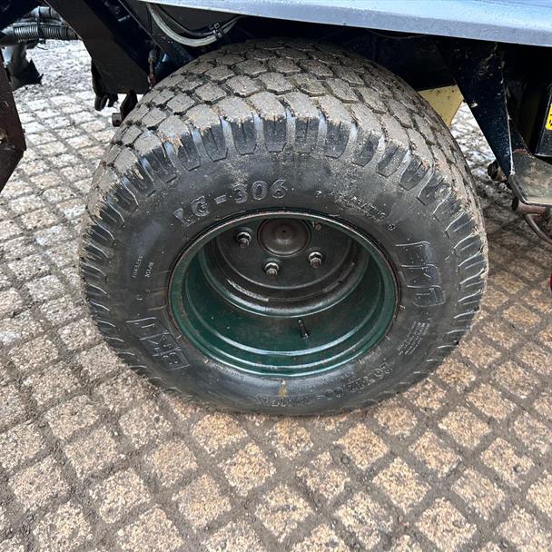 Hayter LT324 4WD Diesel 3 Gang Cylinder Mower