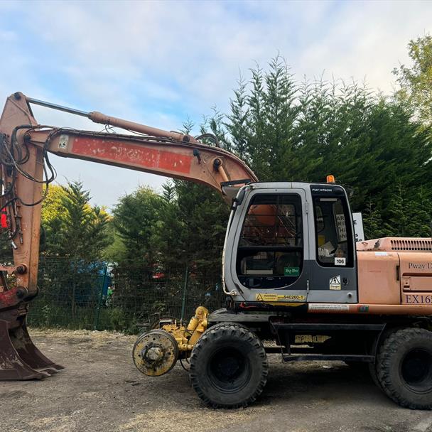 `Hitachi EX165W Wheeled Excavator 360 Digger Rail Road Machine