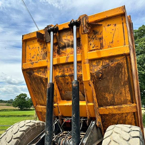 JCB 714 4WD 14 Ton Articulated Dumper
