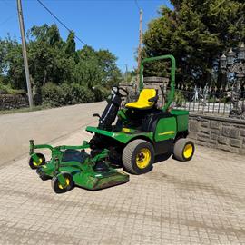 John Deere 1445 4WD Outfront Ride On Mower With John Deere 62" Rotary Deck