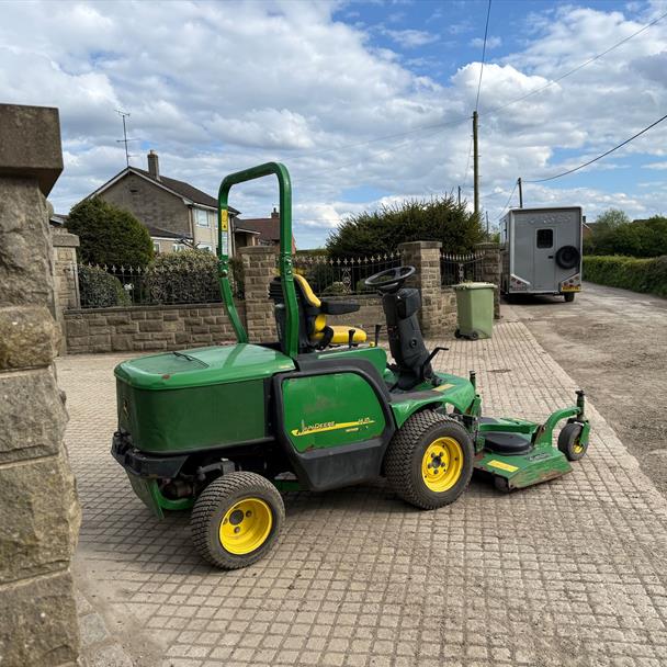 John Deere 1445 4WD Outfront Ride On Mower With John Deere 60" Rotary Deck
