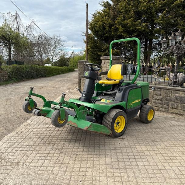 John Deere 1445 4WD Outfront Ride On Mower With John Deere 60" Rotary Deck