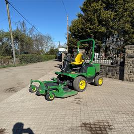 John Deere 1445 4WD Outfront Ride On Mower With John Deere 62" Rotary Deck