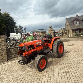 Kubota L3300 35HP 4WD Compact Tractor
