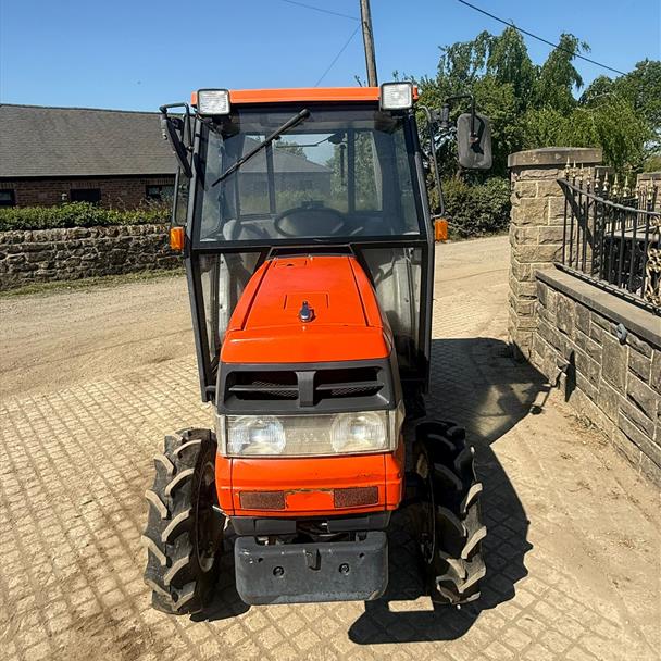 Kubota GL240 Grandel 4WD Compact Tractor