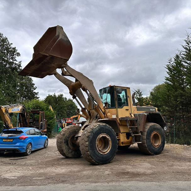 Komatsu WA380 Loading Shovel