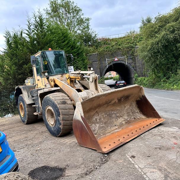 Komatsu WA380 Loading Shovel