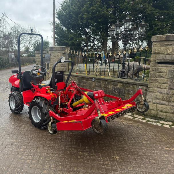 Mccormick G30R 22HP 4WD Compact Tractor With Sitrex SM-150 Topper Mower