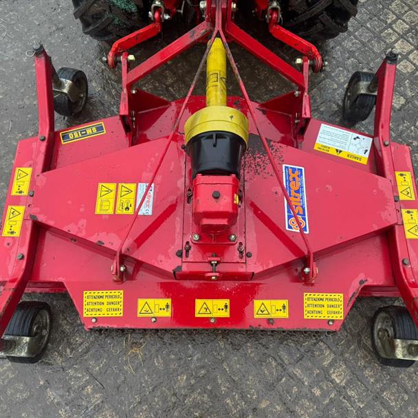 Mccormick G30R 22HP 4WD Compact Tractor With Sitrex SM-150 Topper Mower