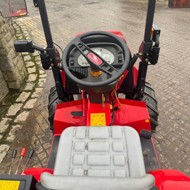Mccormick G30R 22HP 4WD Compact Tractor With Sitrex SM-150 Topper Mower