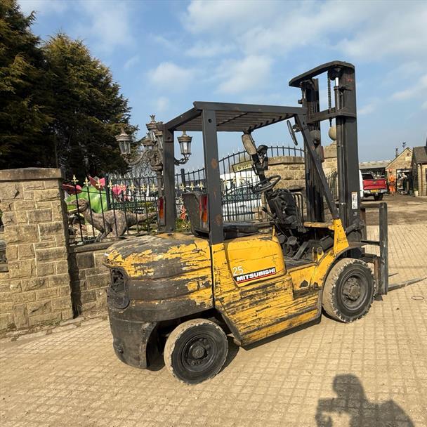 Mitsubishi/Caterpillar 2.5 Ton Diesel Forklift