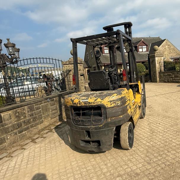 Mitsubishi/Caterpillar 2.5 Ton Diesel Forklift