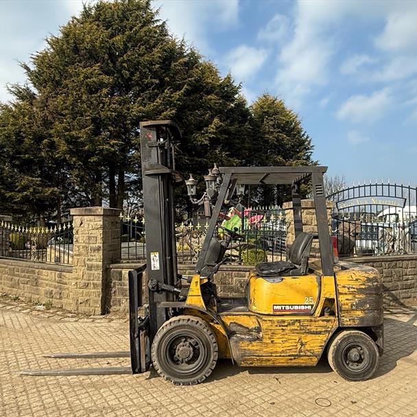 Mitsubishi/Caterpillar 2.5 Ton Diesel Forklift