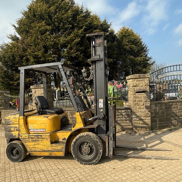 Mitsubishi/Caterpillar 2.5 Ton Diesel Forklift