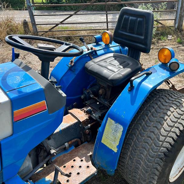 Mitsubishi MT180HMD 4WD Compact Tractor