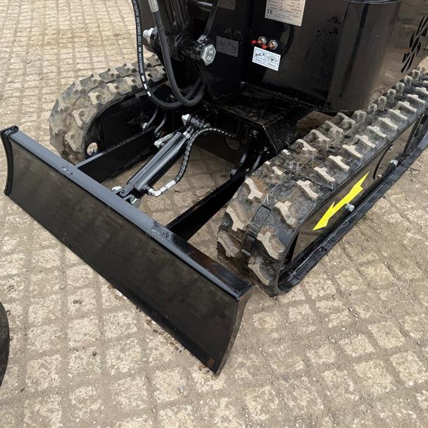New/Unused 2024 JPC HT12 Mini Excavator Bundle With Posthole Borer And Bucket