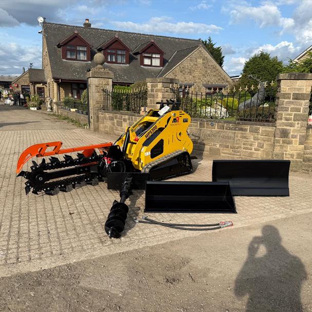 New/Unused Machpro MPS300 Compact Tracked Skidsteer Loader With Attachments Bundle!