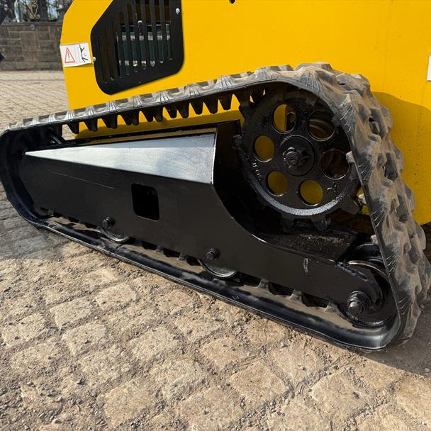 New/Unused Machpro MPS300 Compact Tracked Skidsteer Loader With Attachments Bundle!