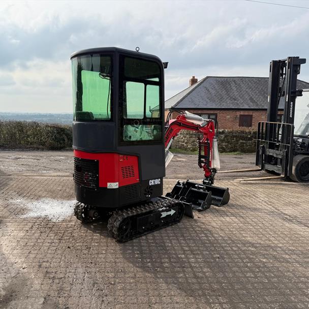 New/Unused 2024 Captok CK10C Mini Excavator Bundle With Attachments