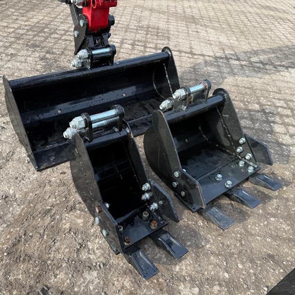 New/Unused 2024 Captok CK10C Mini Excavator Bundle With Attachments