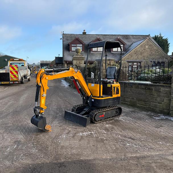 New/Unused LM10 Mini Excavator