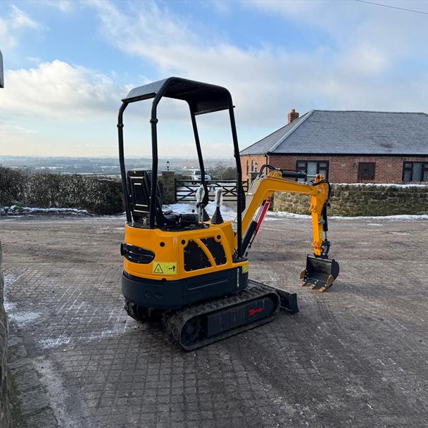 New/Unused LM10 Mini Excavator