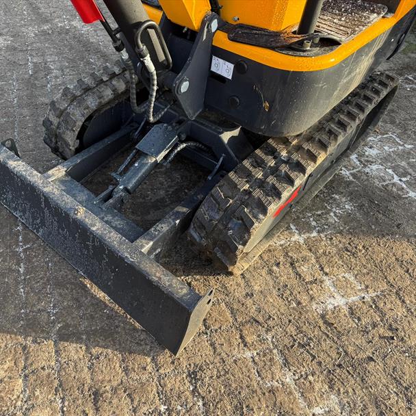 New/Unused LM10 Mini Excavator