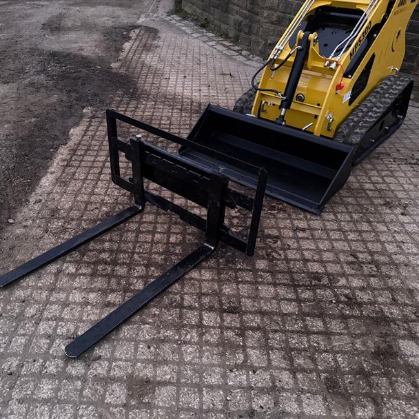 New/Unused 2024 Machpro MPS300 Compact Tracked Skidsteer Loader With Attachments Bundle!