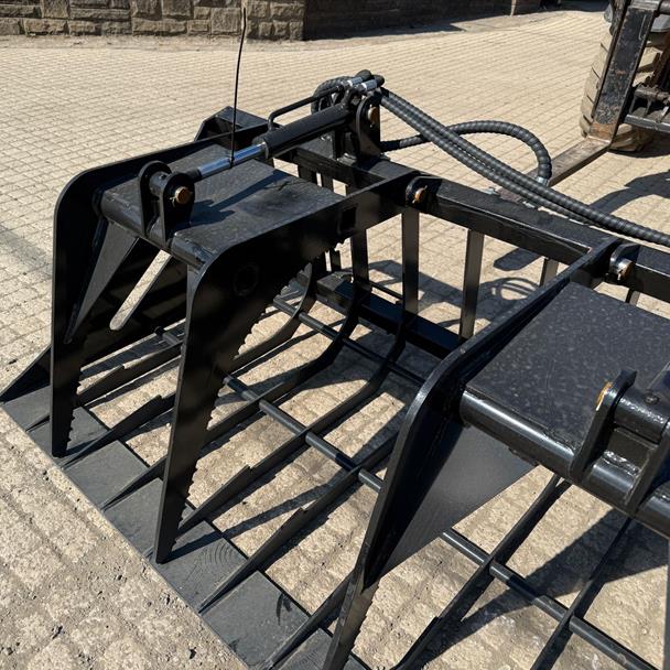 New/Unused 2025 Captok 72" Hydraulic Muck Grab Bucket