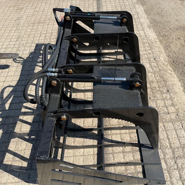 New/Unused 2025 Captok 72" Hydraulic Muck Grab Bucket
