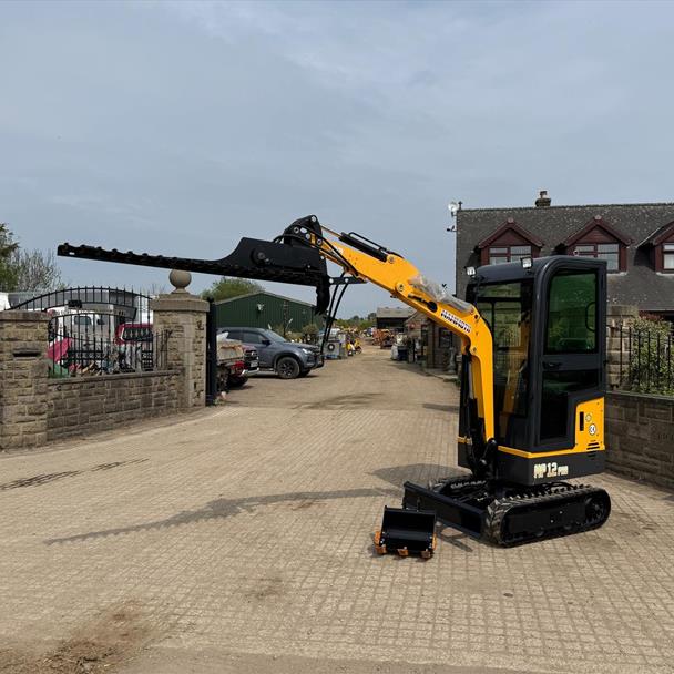 New/Unused 2024 Mammoth MP12PRO Mini Excavator Bundle! With New Finger Bar Mower And Manual Thumb Grab