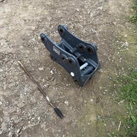 New/Unused Miller Manual Quick Hitch
