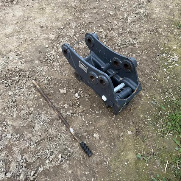 New/Unused Miller Manual Quick Hitch