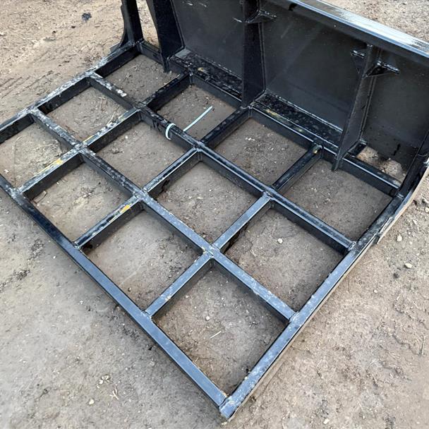 New/Unused GIYI Skidsteer 4FT Land Leveller