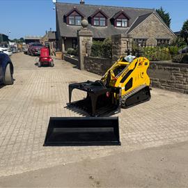 New/Unused Machpro MPS300 Compact Tracked Skidsteer Loader With Attachment Bundle
