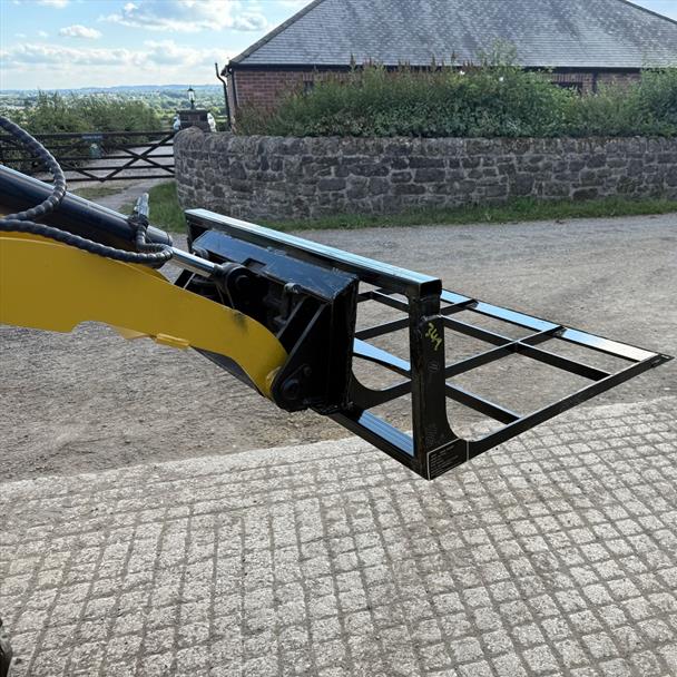 New/Unused 2025 GIYI Mini Skidsteer Land Leveller Menage Rake