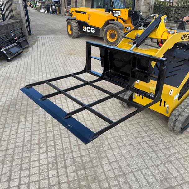 New/Unused 2025 GIYI Mini Skidsteer Land Leveller Menage Rake