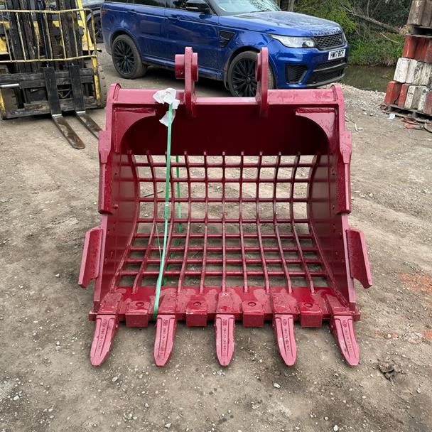 New/Unused DCE 42" Riddle Bucket 80MM Pins