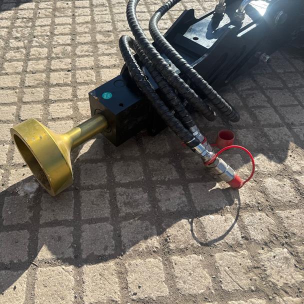New/Unused 2025 GIYI Mini Skidsteer Hydraulic Post Knocker