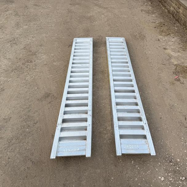 New/Unused Set Of 8FT Aluminium 6 Ton Loading Ramps