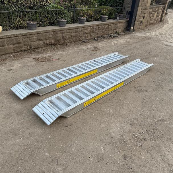 New/Unused Set Of 8FT Aluminium 6 Ton Loading Ramps