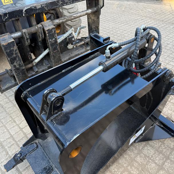 New/Unused 2025 GIYI Hydraulic Skidsteer Bucket Grab Stump Remover